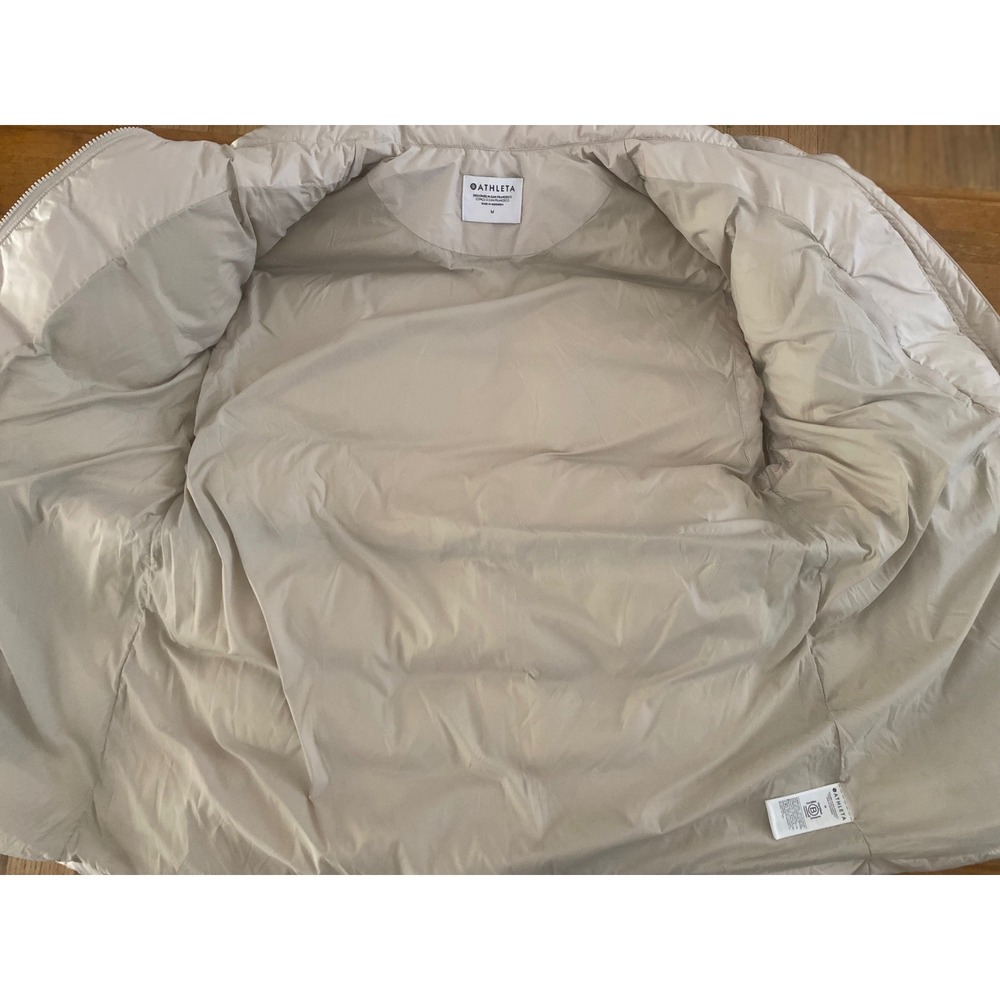 NEW Athleta Cascade Down Vest Womens M Beige Full Zip Puffer Drawstring Pockets - Picture 7 of 10